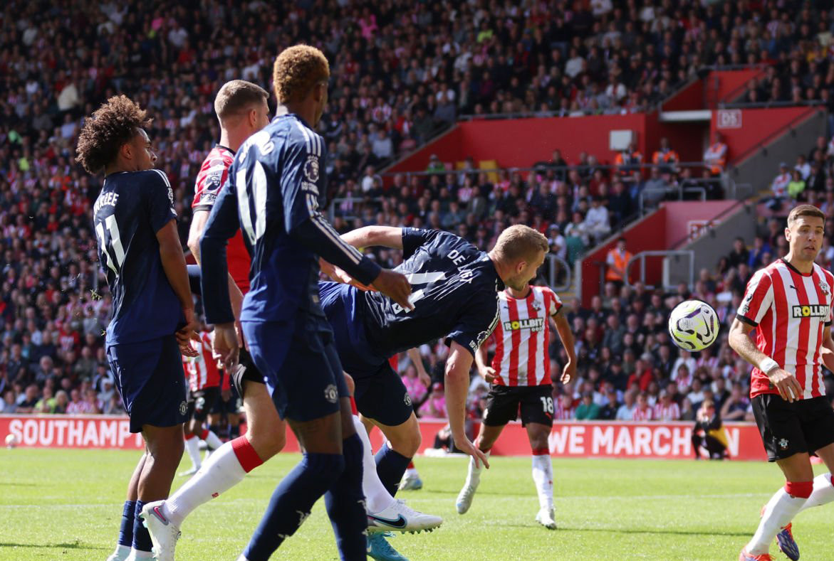 MU đánh bại Southampton 3-0 trên sân khách ảnh 11