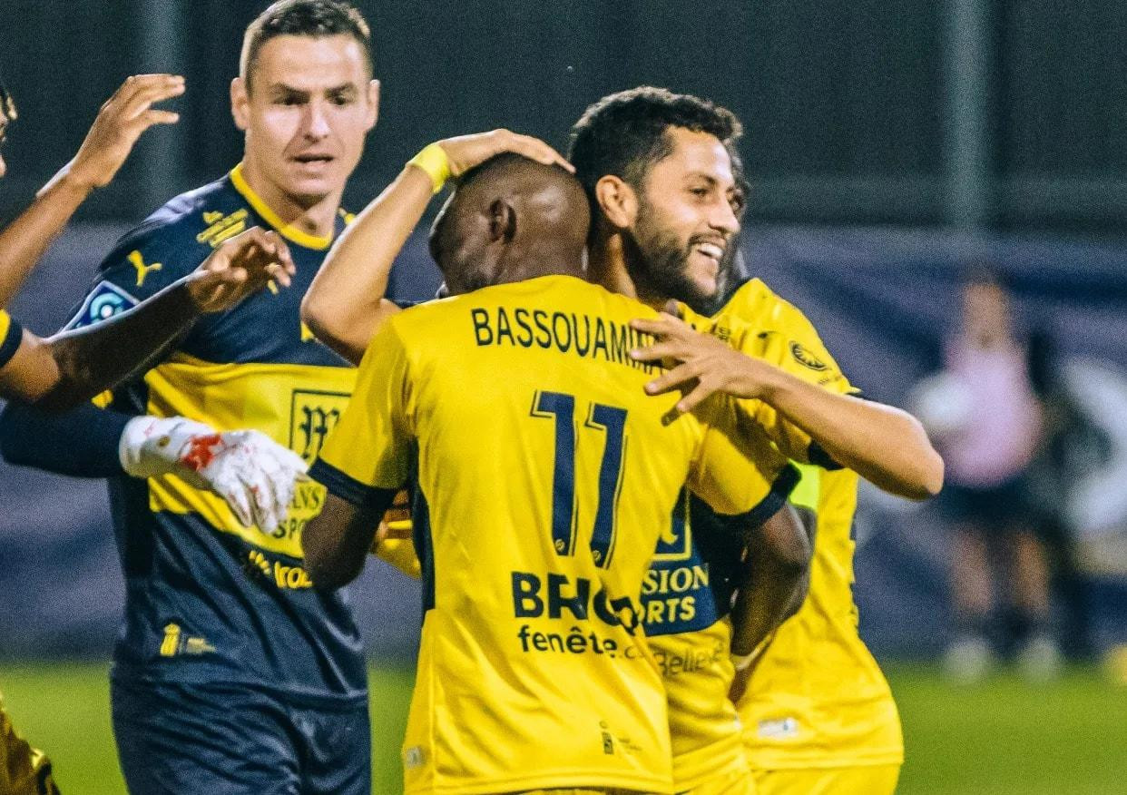 Trái với ông thầy, Bassouamina có lý do để hài lòng về trận đấu vừa qua Trái với ông thầy, Bassouamina có lý do để hài lòng về trận đấu vừa qua