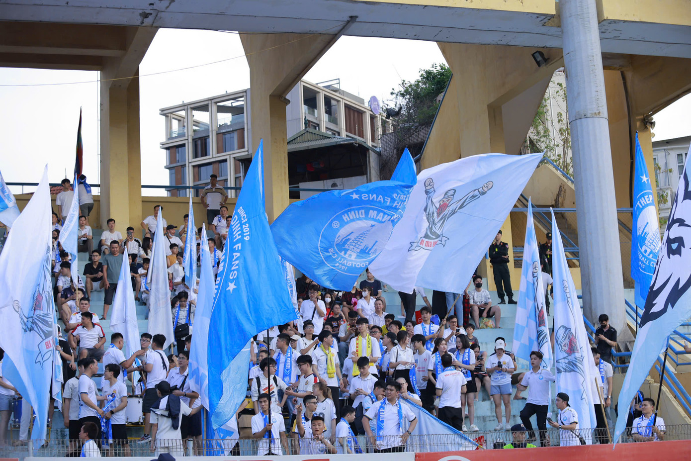 Nam Định gieo sầu cho Hà Nội, bứt phá trong cuộc đua vô địch ảnh 15