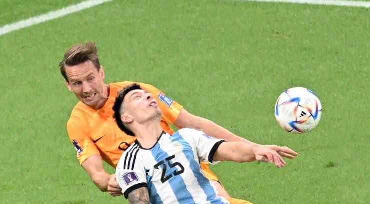 World Cup 2022: Hà Lan-Argentina 2-2 (3-4): Thắng cuộc chiến cân não, Messi và Argentina vào bán kết ảnh 27