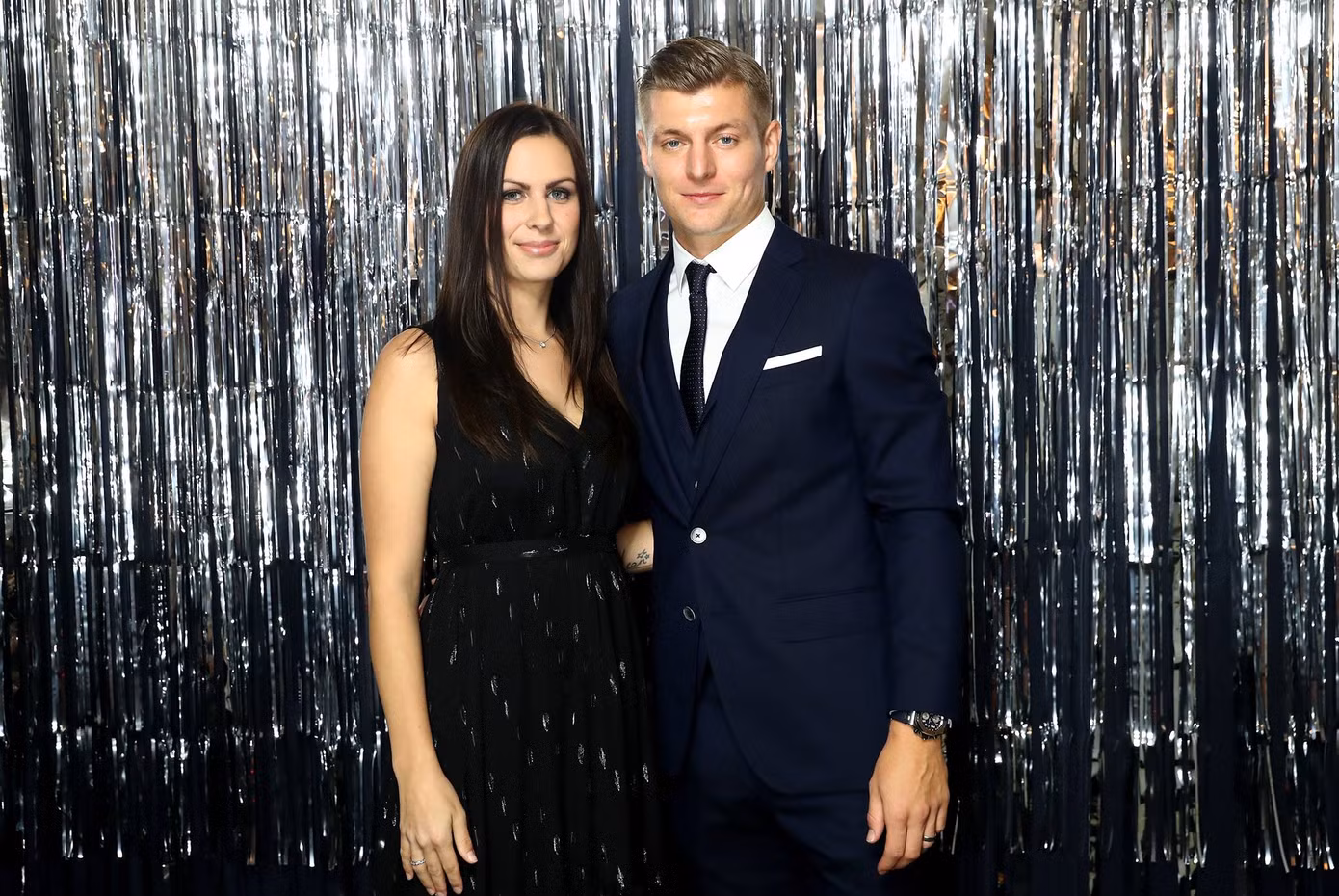Kroos và các đồng đội sẽ không được gặp nửa kia của mình nếu vào bán kết