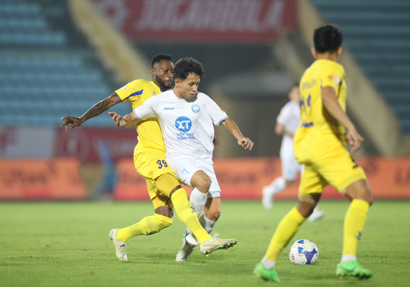 Thắng chật vật Quảng Nam, Thép Xanh Nam Định có 3 điểm đầu tiên ở LPBank V.League 1-2024/25 ảnh 19