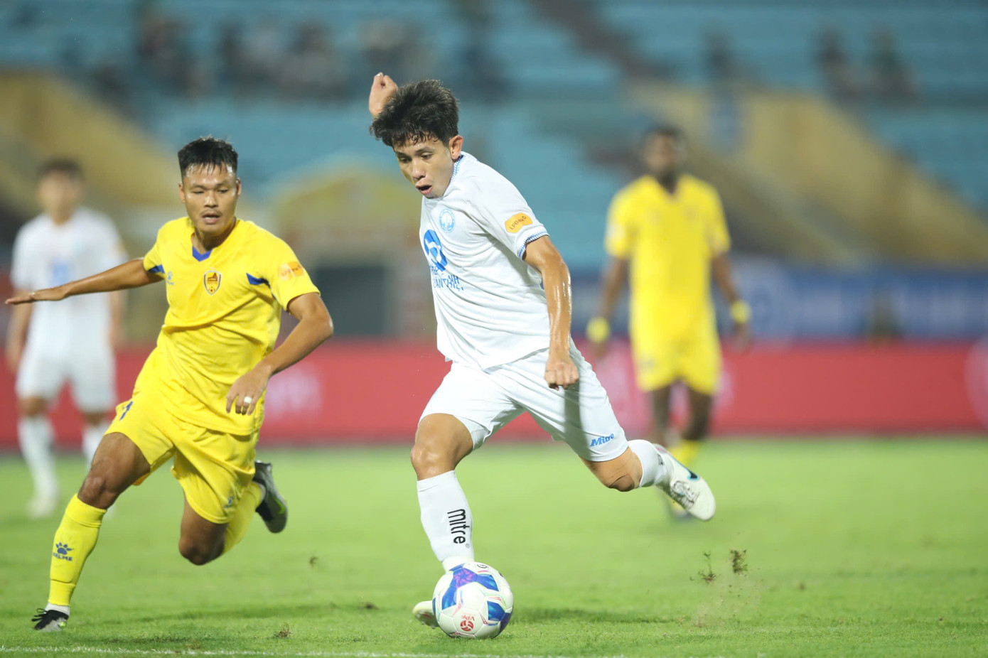 Thắng chật vật Quảng Nam, Thép Xanh Nam Định có 3 điểm đầu tiên ở LPBank V.League 1-2024/25 ảnh 8