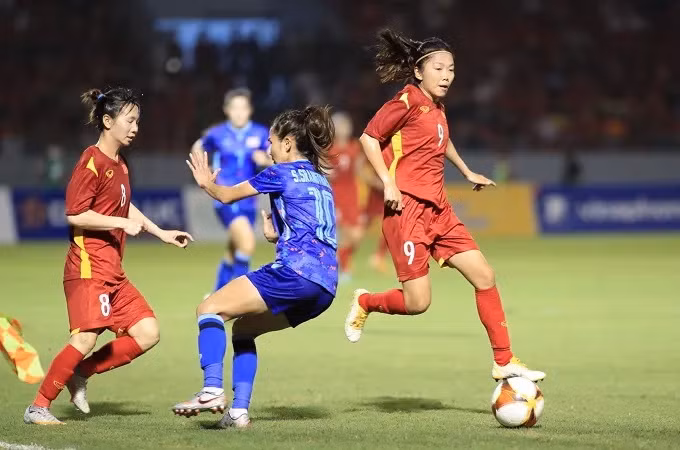 Thái Lan đang kém tuyển nữ Việt Nam tới 10 bậc