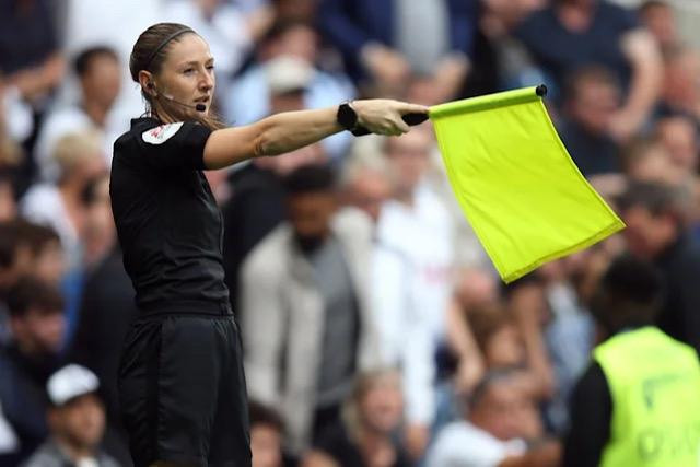 Các trọng tài biên sẽ tạm thời được thay thế bởi robot Các trọng tài biên sẽ tạm thời được thay thế bởi robot