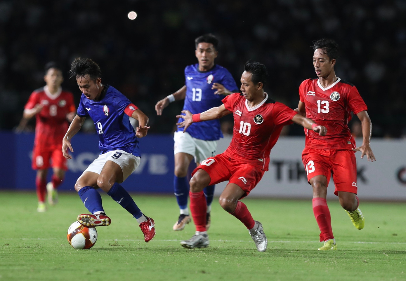 Indonesia sử dụng nhiều cầu thủ dự bị ở trận thắng Campuchia 2-1 Indonesia sử dụng nhiều cầu thủ dự bị ở trận thắng Campuchia 2-1