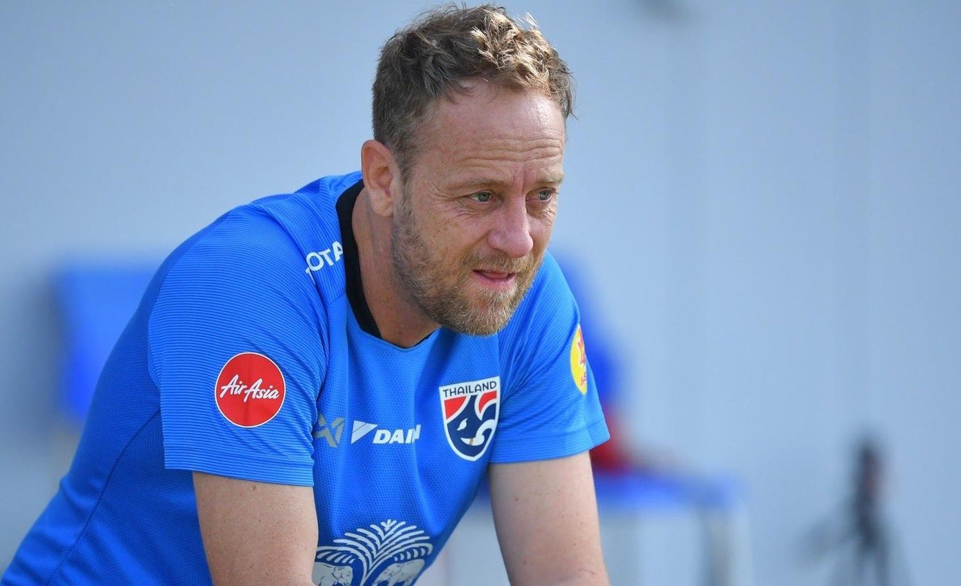 HLV Polking cho rằng Thái Lan chưa nên nghĩ về World Cup