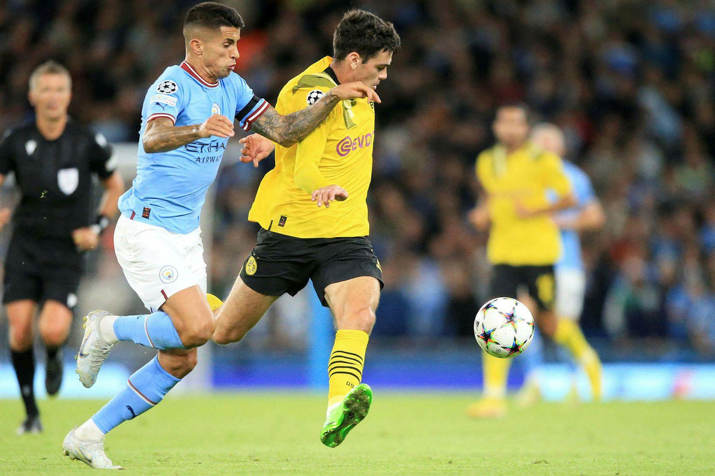 Dortmund chơi rất chủ động trước Man City