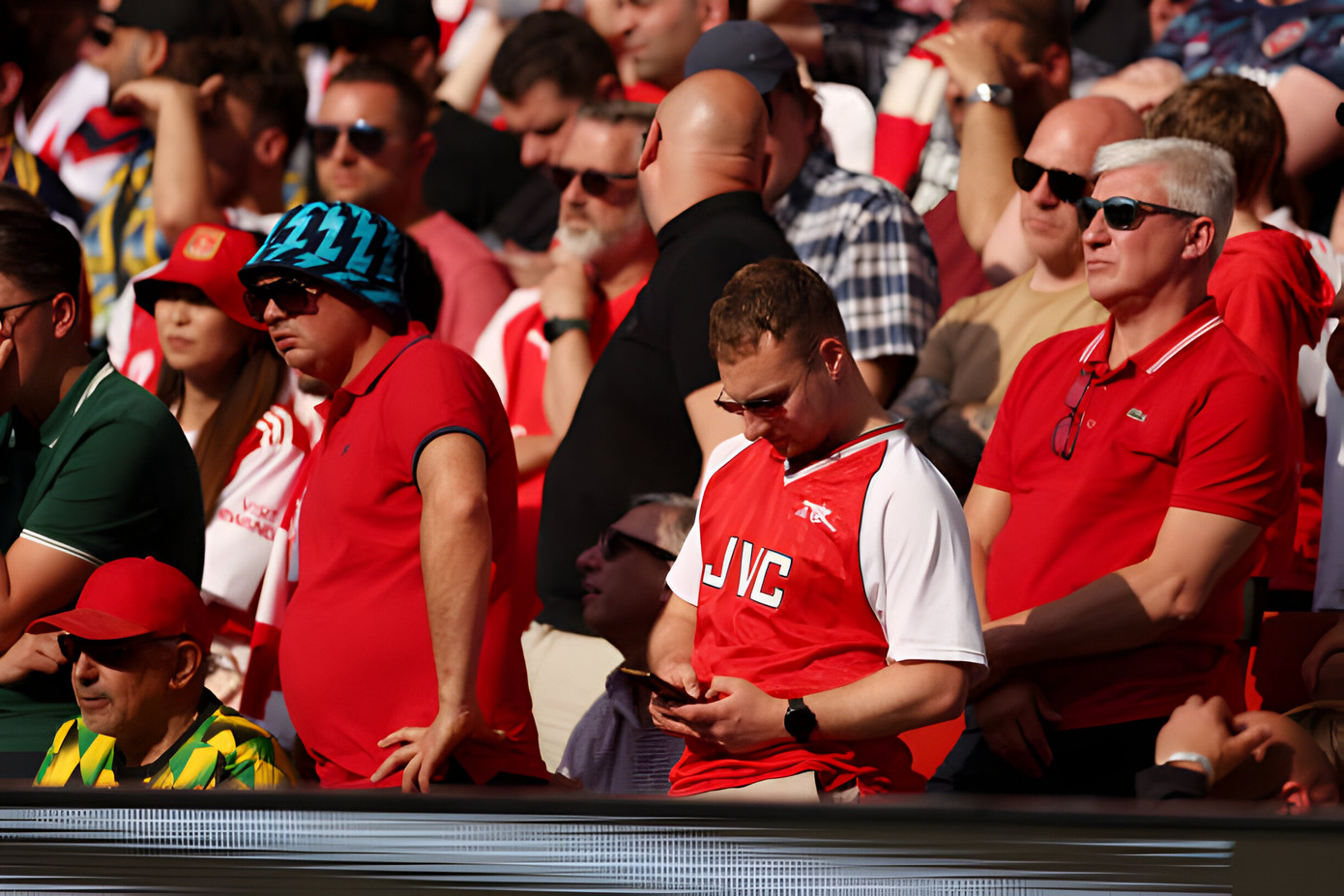 Giành chiến thắng trước Everton 2-1, Arsenal vẫn ngậm ngùi nhìn Man City nâng cúp vô địch ảnh 19 Giành chiến thắng trước Everton 2-1, Arsenal vẫn ngậm ngùi nhìn Man City nâng cúp vô địch ảnh 19