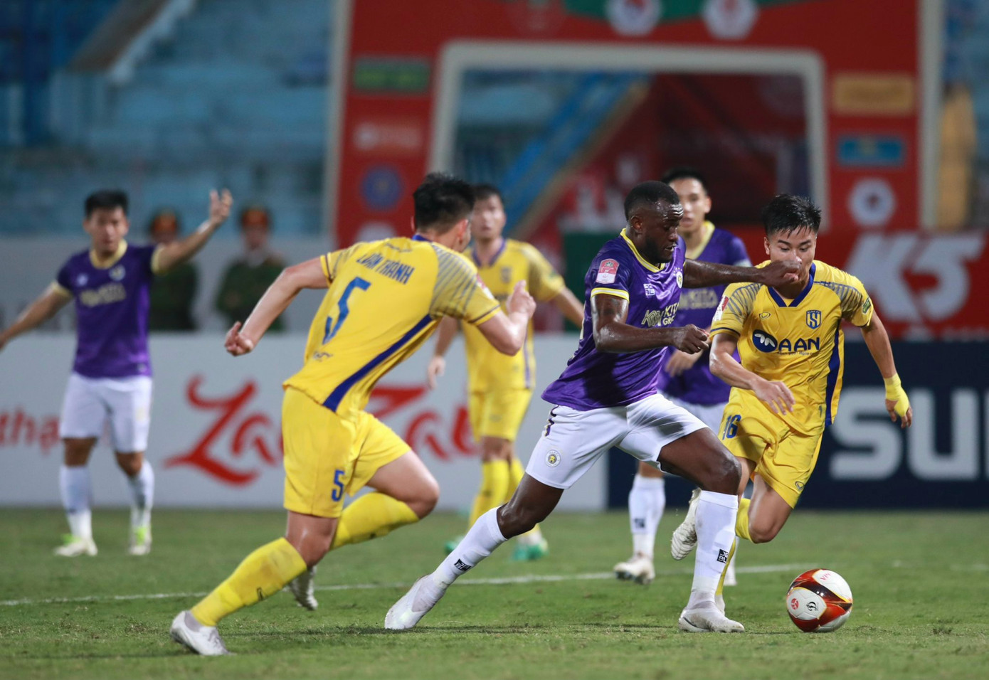 Hà Nội thắng đẹp SLNA trên sân Hàng Đẫy ảnh 14 Hà Nội thắng đẹp SLNA trên sân Hàng Đẫy ảnh 14