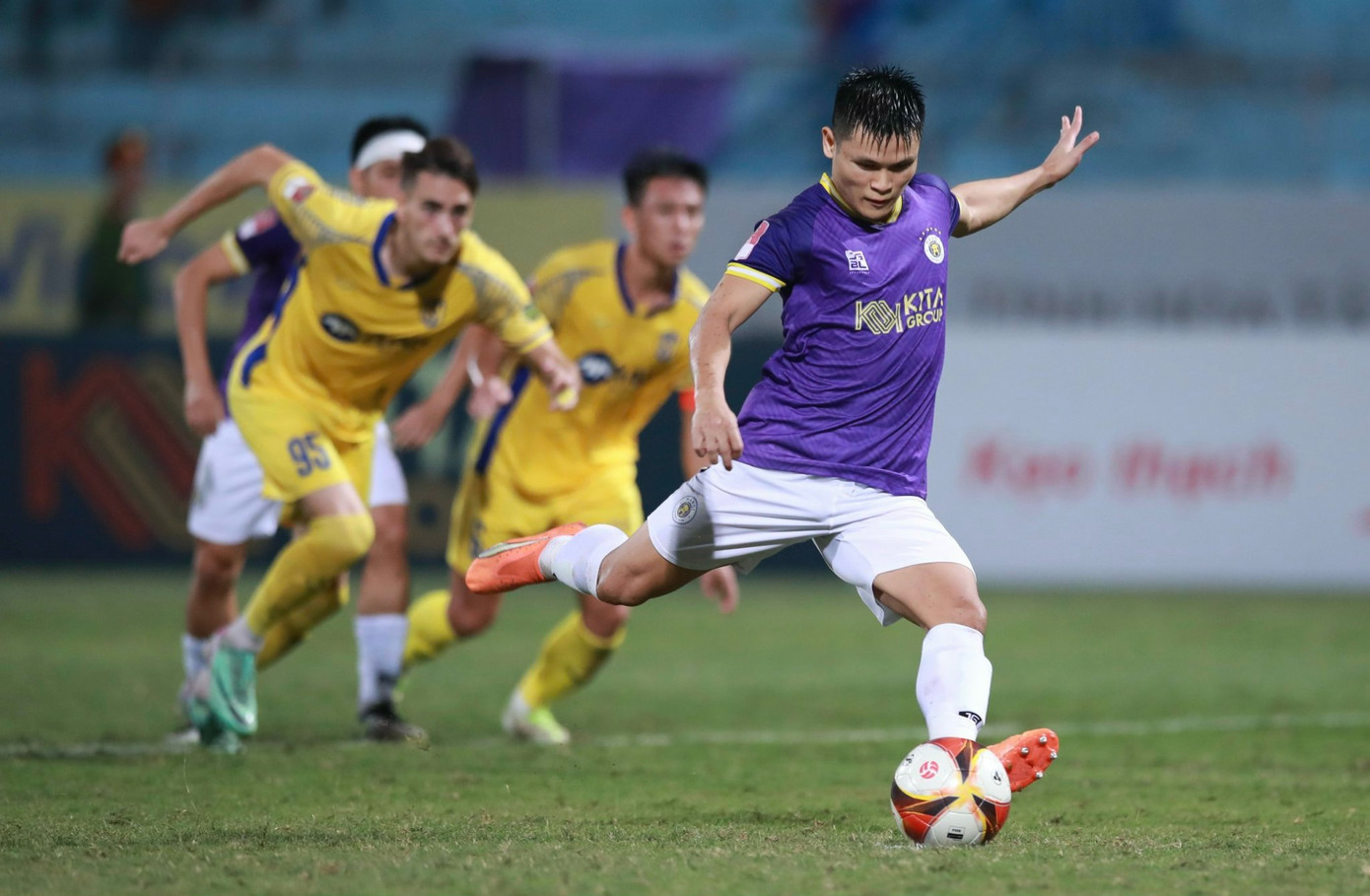 Hà Nội thắng đẹp SLNA trên sân Hàng Đẫy ảnh 9 Hà Nội thắng đẹp SLNA trên sân Hàng Đẫy ảnh 9