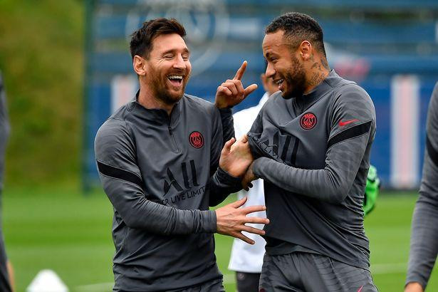 Messi rất thoải mái trong buổi tập gần đây của PSG Messi rất thoải mái trong buổi tập gần đây của PSG