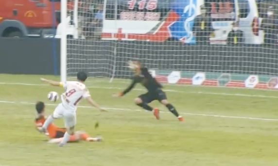 Văn Toàn bỏ phí cơ hội đáng tiếc