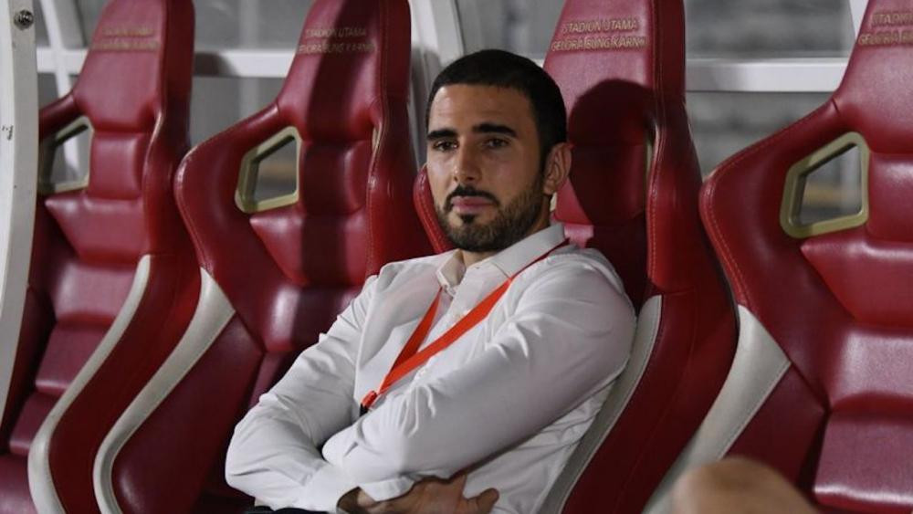 HLV Salvador trầm ngâm trong trận nhưng bùng nổ sau trận