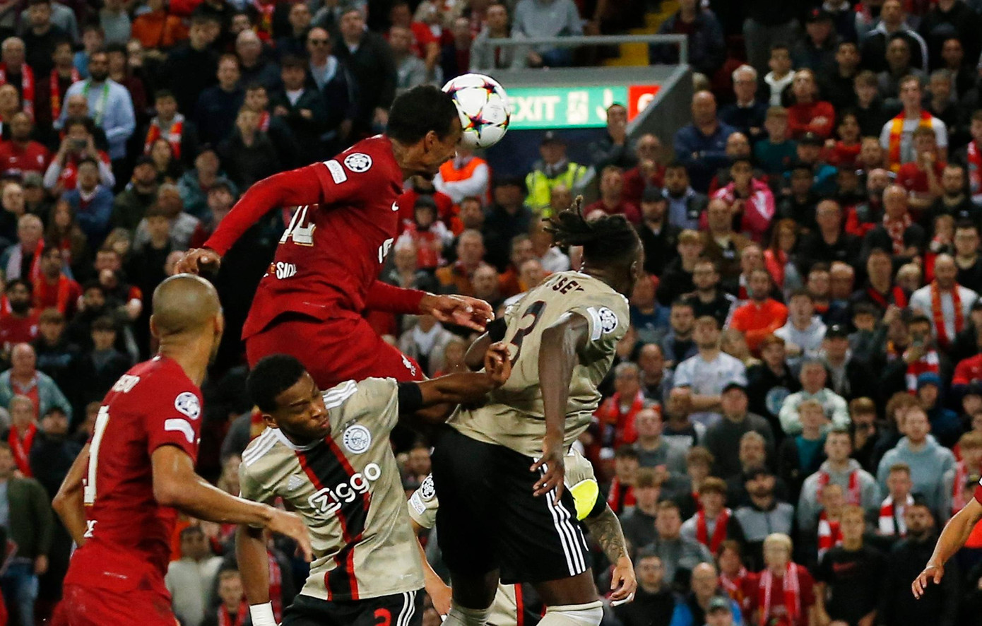 Cú đánh đầu ghi bàn quyết định trận đấu của Matip Cú đánh đầu ghi bàn quyết định trận đấu của Matip