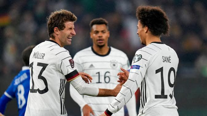 Tuyển Đức làm chủ thế trận trong hiệp một Tuyển Đức làm chủ thế trận trong hiệp một