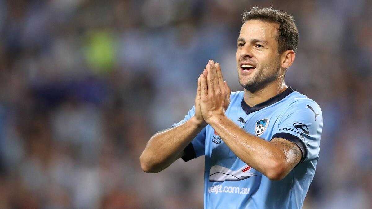 Bobo đóng góp 2 bàn thắng giúp Sydney thắng dễ