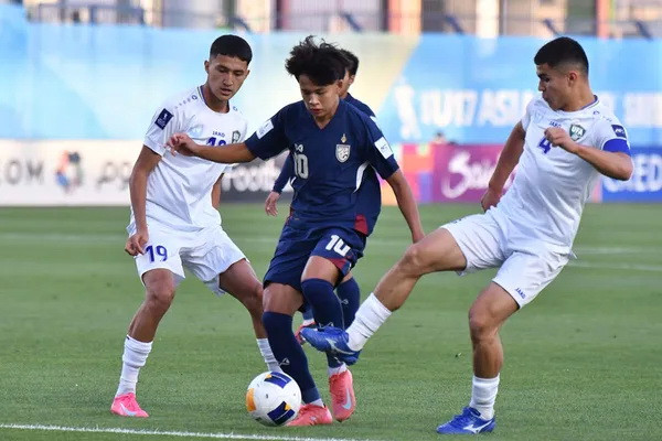 Thái Lan hoàn toàn lép vế trước Uzbekistan