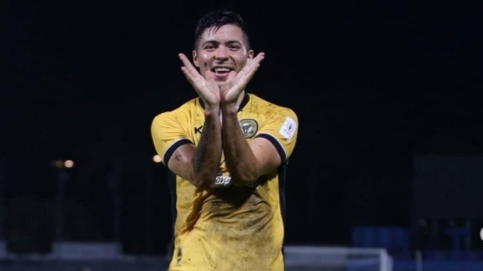 Aguero sẽ cho ĐT Malaysia thêm lựa chọn nếu anh được gọi