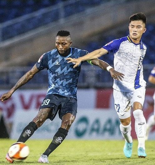 V-League 2023: Đánh bại TPHCM 2-1, HLV Phan Như Thuật có màn ra mắt hoàn hảo với SLNA ảnh 7