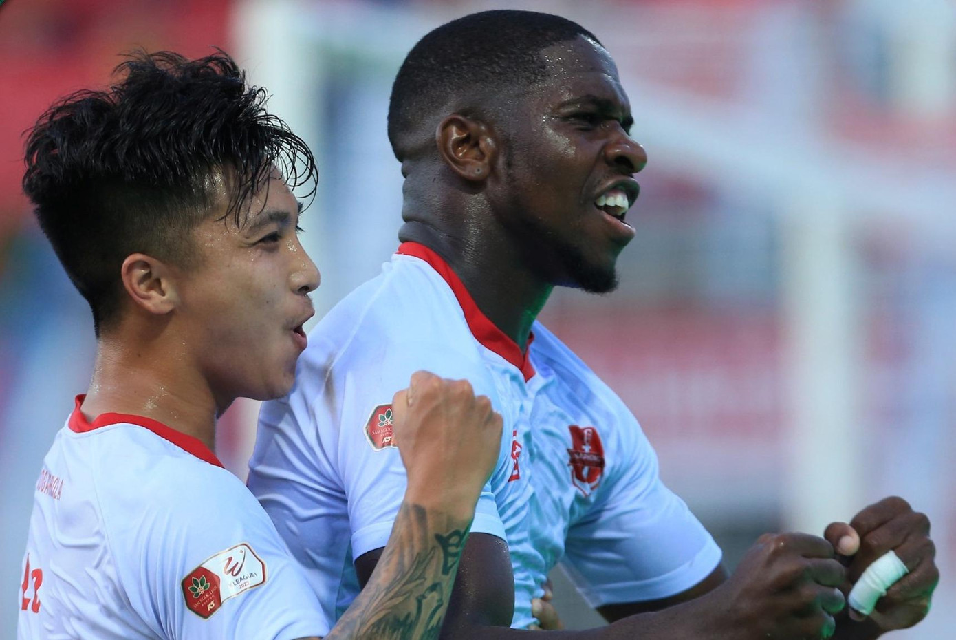 Rimario tỏa sáng với cú đúp bàn thắng giúp đội nhà thắng đậm Rimario tỏa sáng với cú đúp bàn thắng giúp đội nhà thắng đậm