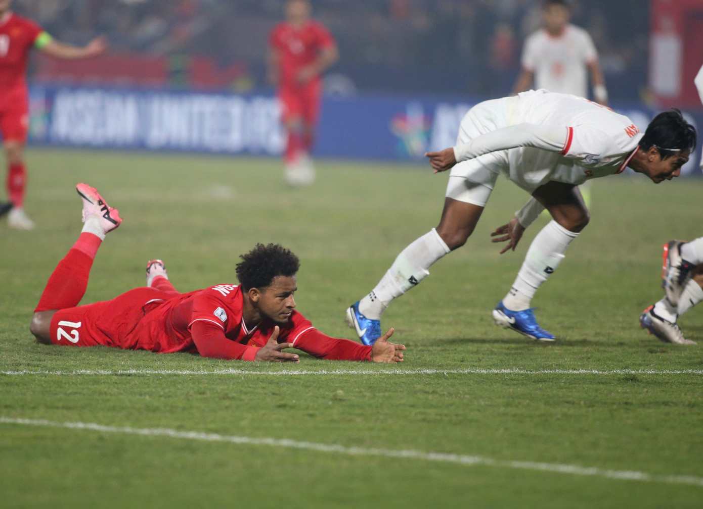 Đại phá Myanmar, đội tuyển Việt Nam vào bán kết ASEAN Cup 2024 ảnh 58