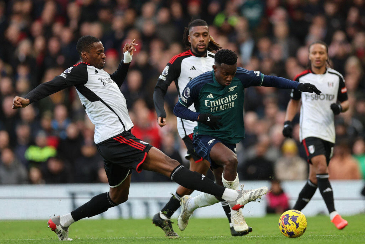 Bại trận trước Fulham 1-2, Arsenal tụt xuống hạng 4 tại Ngoại hạng Anh ảnh 15 Bại trận trước Fulham 1-2, Arsenal tụt xuống hạng 4 tại Ngoại hạng Anh ảnh 15