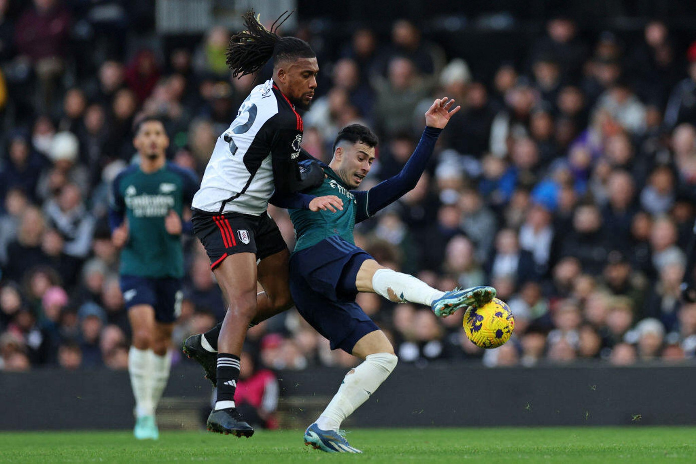 Bại trận trước Fulham 1-2, Arsenal tụt xuống hạng 4 tại Ngoại hạng Anh ảnh 14 Bại trận trước Fulham 1-2, Arsenal tụt xuống hạng 4 tại Ngoại hạng Anh ảnh 14