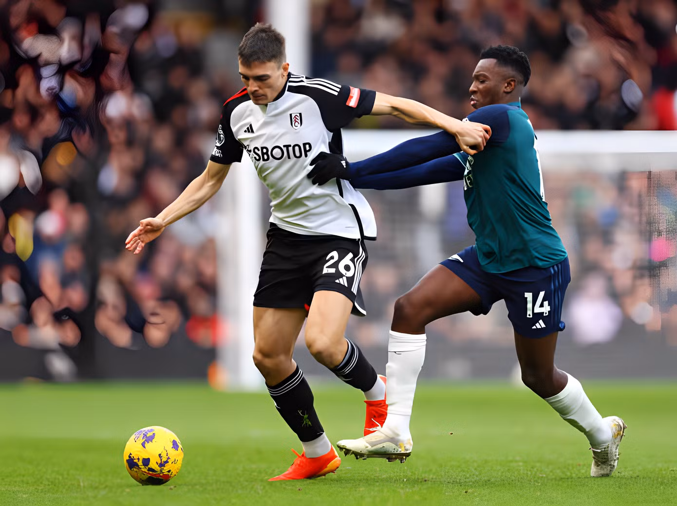 Arsenal đá không tốt khi xa nhà