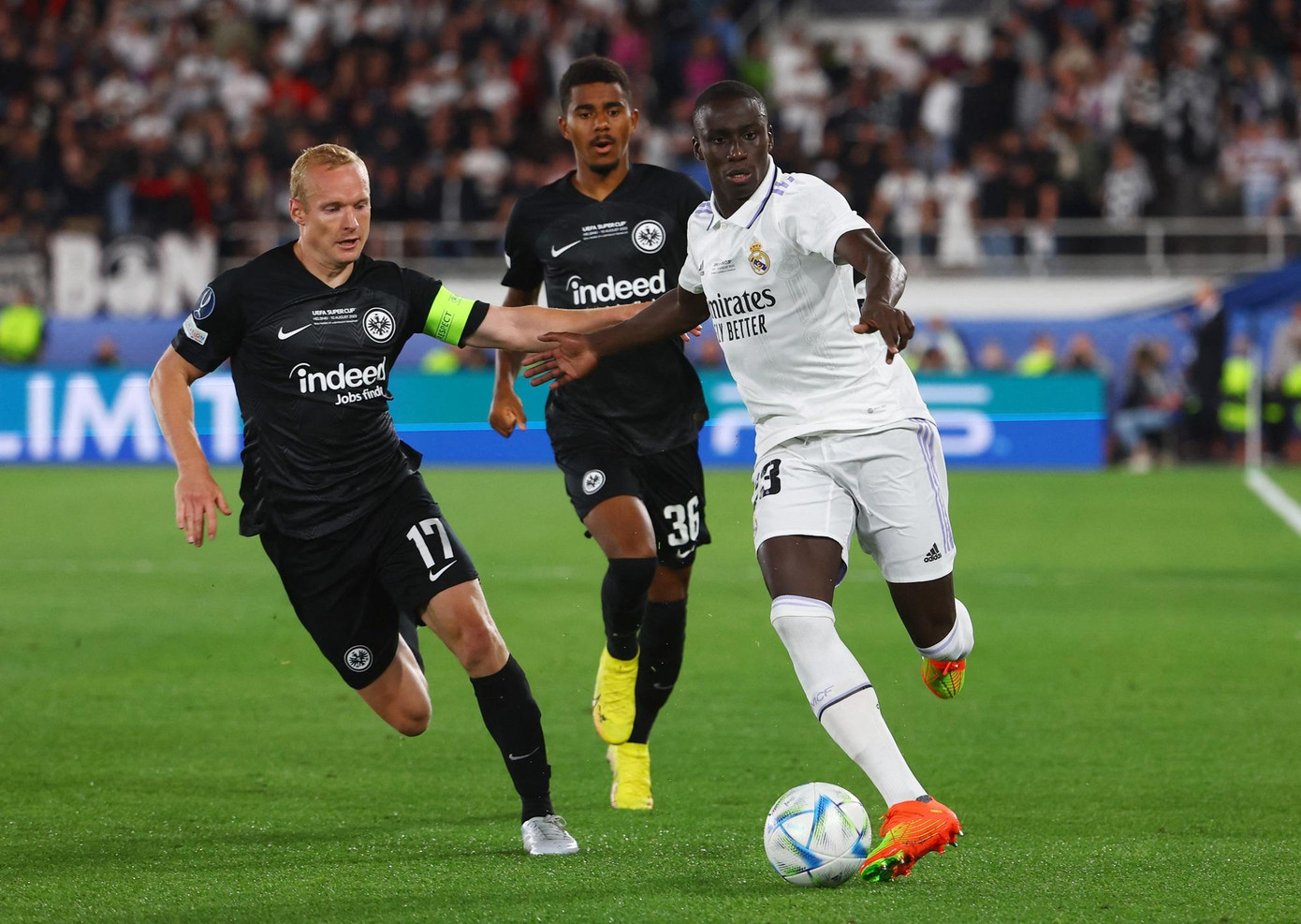 Real áp đảo đối thủ ở hiệp 2, qua đó giành chiến thắng 2-0