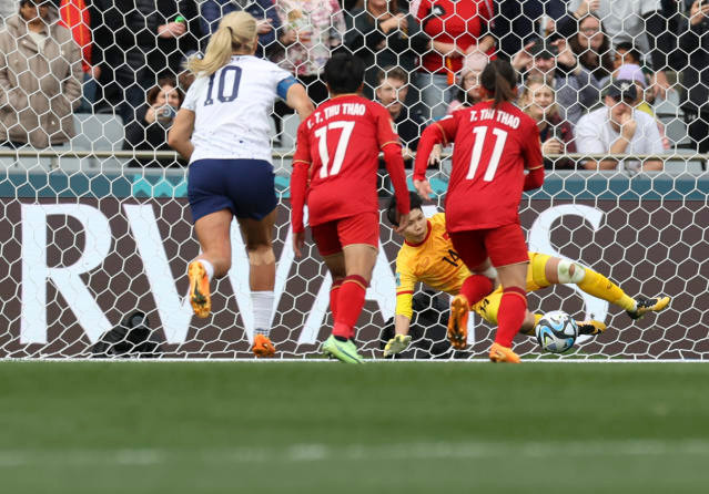 Morgan không thực hiện thành công quả penalty