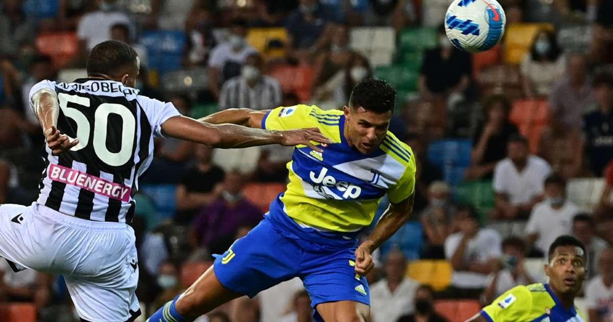 Pha đánh đầu ghi bàn không được công nhận của CR7 Pha đánh đầu ghi bàn không được công nhận của CR7