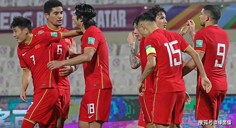 Trung Quốc vùng lên mạnh mẽ sau bàn gỡ 1-2