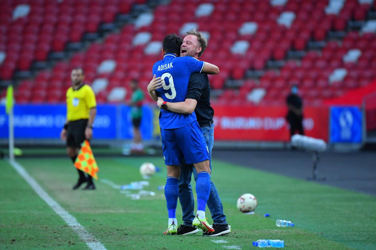 HLV Polking chưa mang lại niềm tin cho NHM Thái Lan