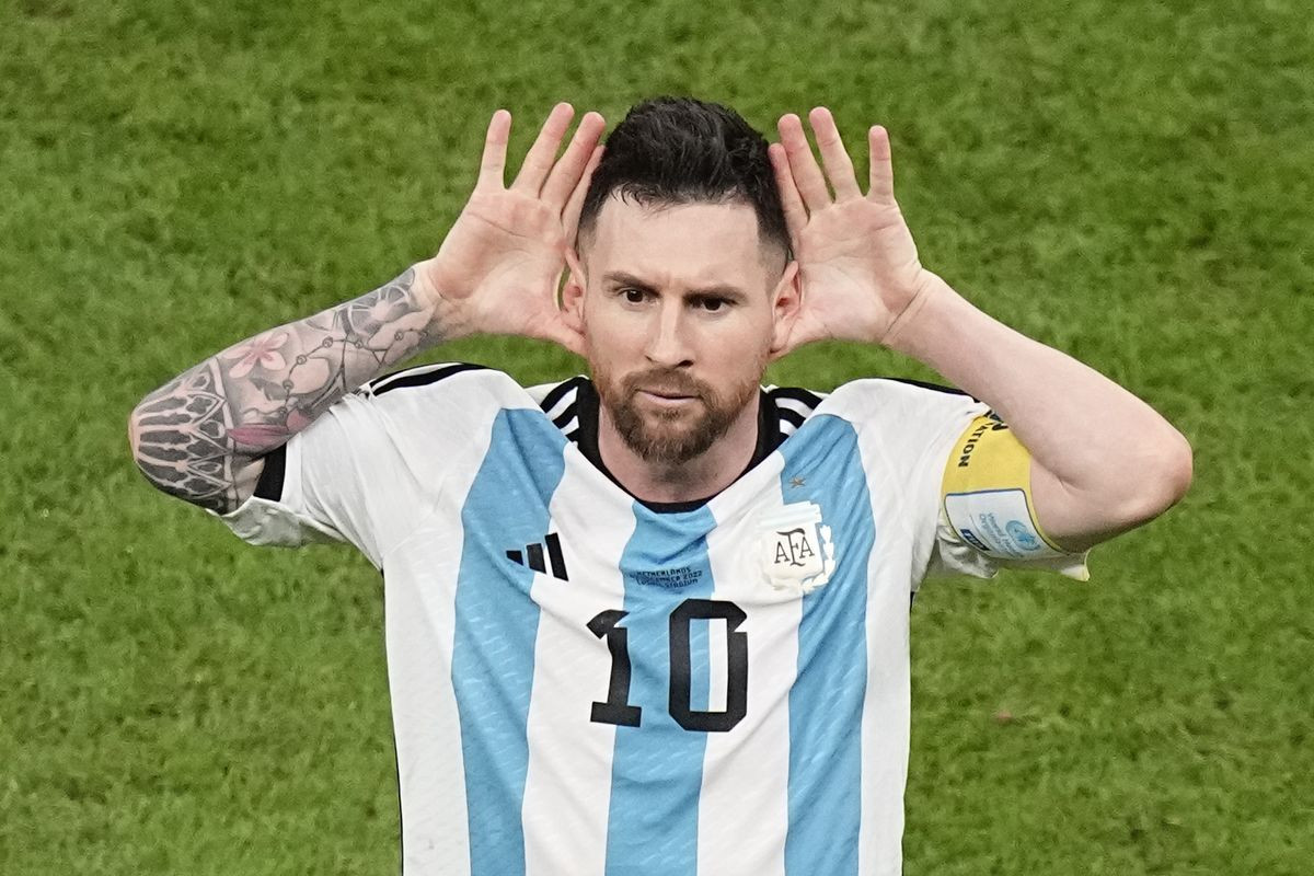 Pha ăn mừng gây khó chịu với ĐT Hà Lan của Messi