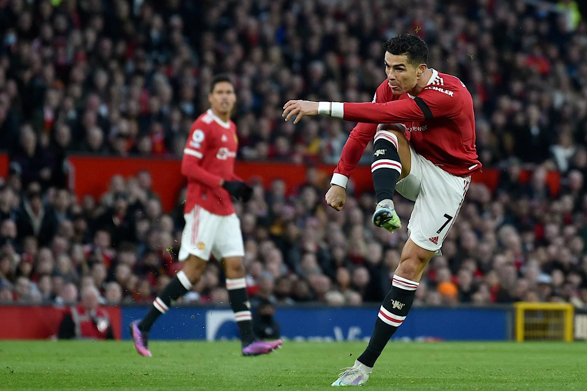 Pha sút cực đẹp mở tỷ số trận đấu của Ronaldo