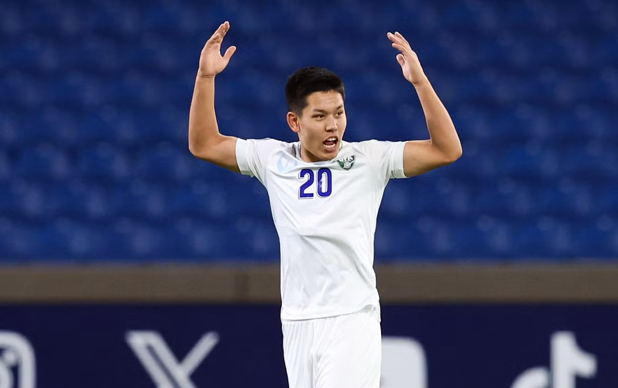 Uzbekistan đã trừng phạt những sai lầm của hàng thủ đối phương Uzbekistan đã trừng phạt những sai lầm của hàng thủ đối phương