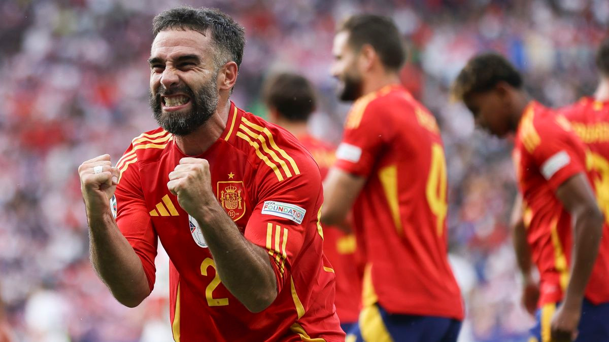 Tây Ban Nha hoàn toàn kiểm soát cuộc chơi