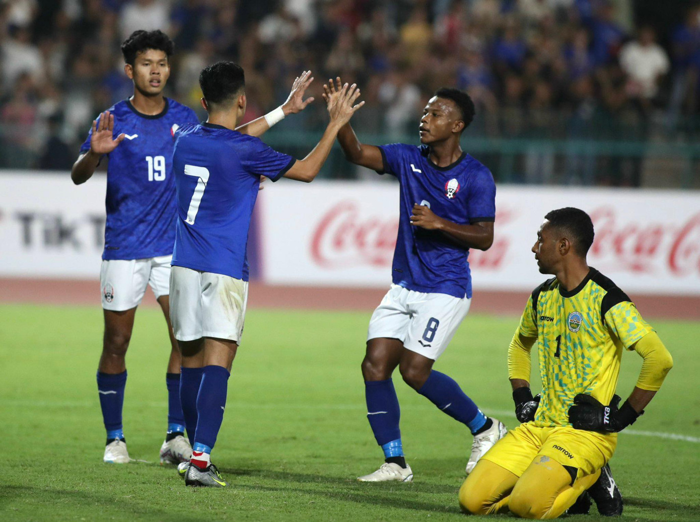 SEA Games 32: Đại thắng U22 Timor Leste 4-0, U22 Campuchia qua mặt Indonesia chiếm ngôi đầu bảng A ảnh 16 SEA Games 32: Đại thắng U22 Timor Leste 4-0, U22 Campuchia qua mặt Indonesia chiếm ngôi đầu bảng A ảnh 16