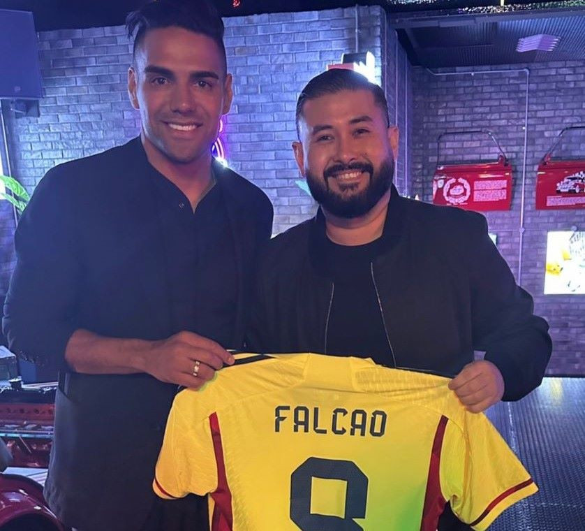 Falcao đang có mặt tại Malaysia và anh vừa gặp chủ CLB Johor DT