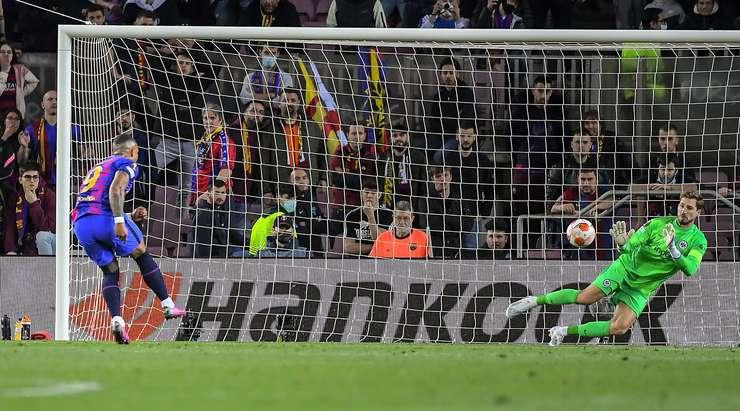 Bàn gỡ của Depay là không đủ để Barca hy vọng