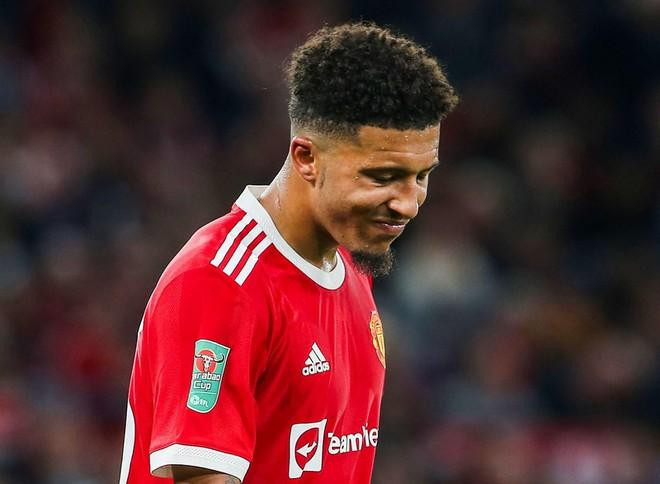 Sancho ghi bàn trước M&apos;brough nhưng không thể giúp MU đi tiếp