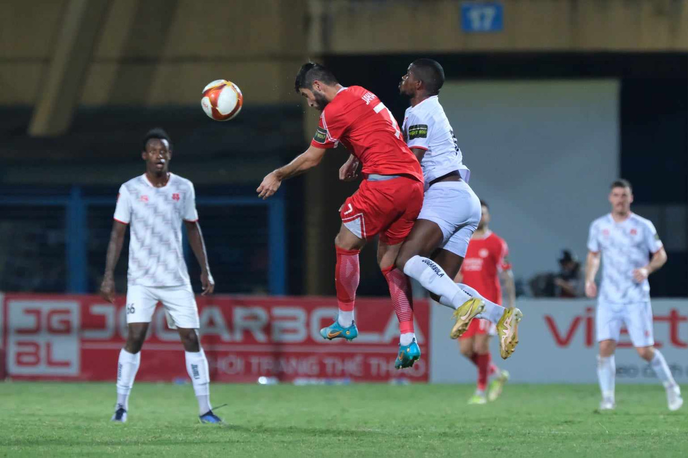 Đức Chiến, Mạnh Dũng lập công giúp Viettel đánh bại Hải Phòng 2-0 ảnh 24