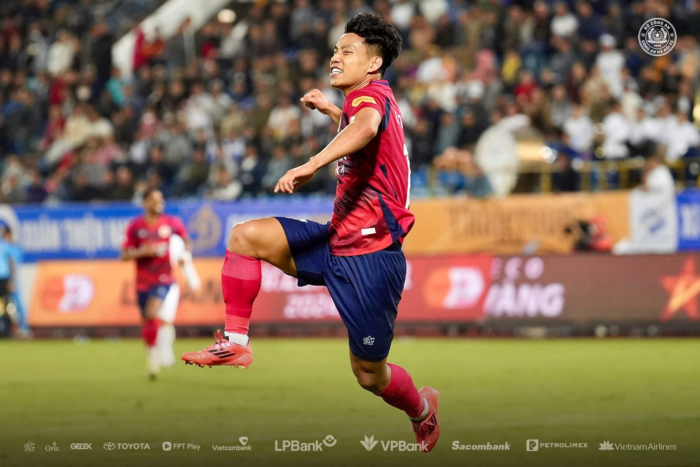 Bị SLNA cầm chân, CAHN xa dần giấc mơ vô địch ảnh 10 Bị SLNA cầm chân, CAHN xa dần giấc mơ vô địch ảnh 10