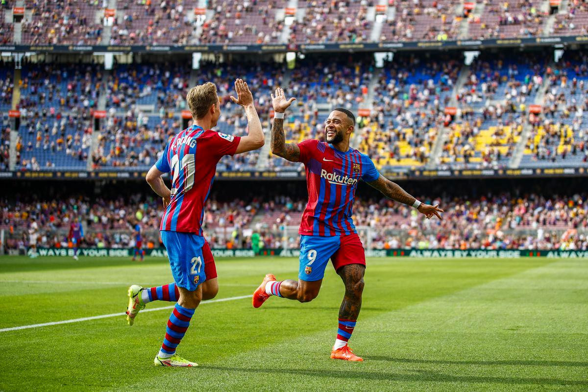 Depay ấn định chiến thắng ngay phút 30 Depay ấn định chiến thắng ngay phút 30