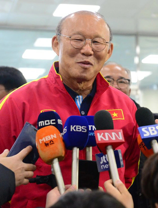 Thành công tại ĐNÁ giúp HLV Park được truyền thông nước nhà săn đón