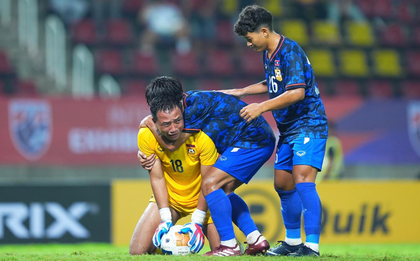 Niềm vui của dàn tuyển thủ Lào sau khi cầm hòa Thái Lan