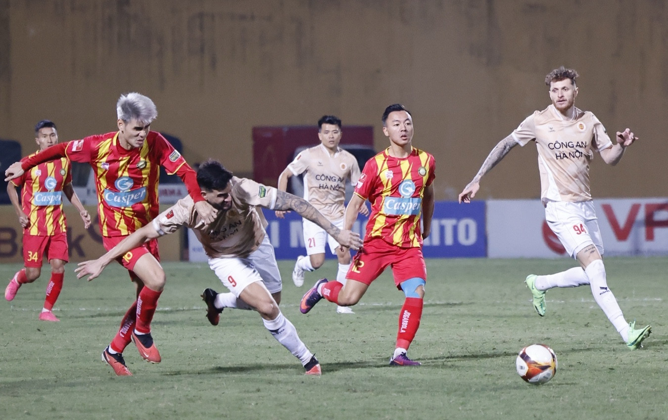  Thắng Thanh Hoá, CAHN trở lại cuộc đua vô địch V-League ảnh 26