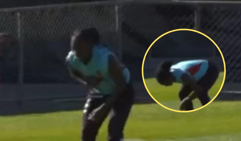 Hình ảnh đáng sợ khi Caicedo ôm ngực trước khi quỵ xuống