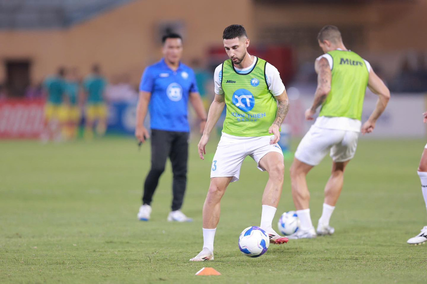 Nam Định gieo sầu cho Hà Nội, bứt phá trong cuộc đua vô địch ảnh 3